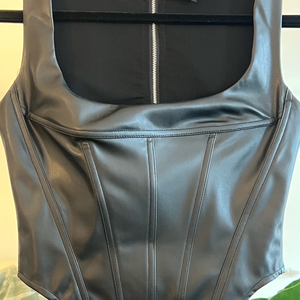 Olivaceous Black Zippered Top